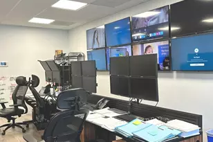 2445 W 71st St, Chicago, IL 60629 - Photo 6