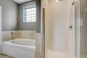 819 Foster St, Evanston, IL 60201 - Photo 8