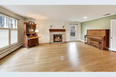 621 E Grove Street, Arlington Heights, IL 60005 - Photo 12