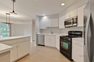 279 Brunswick Dr, Buffalo Grove, IL 60089 - Photo 12