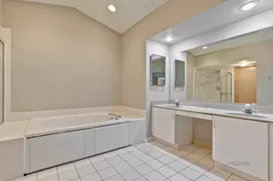 279 Brunswick Dr, Buffalo Grove, IL 60089 - Photo 20