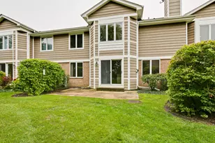 279 Brunswick Dr, Buffalo Grove, IL 60089 - Photo 32
