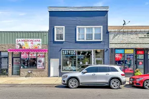 7055 N Clark St, Chicago, IL 60626 - Photo 2