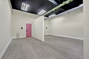 7055 N Clark St, Chicago, IL 60626 - Photo 16