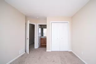 635 Stonegate Dr, Sycamore, IL 60178 - Photo 16