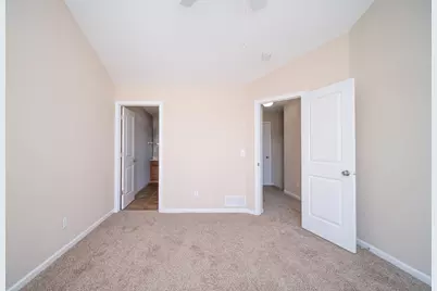 635 Stonegate Drive, Sycamore, IL 60178 - Photo 14