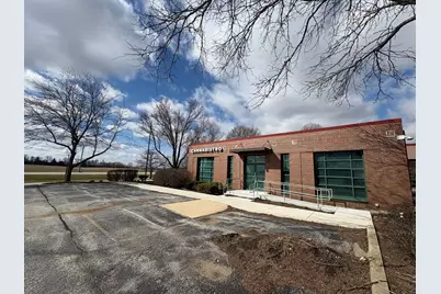 101 N Hilgert Drive, Grant Park, IL 60940 - Photo 2