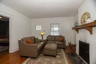 219 W Oak Ave, Wheaton, IL 60187 - Photo 10