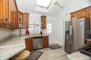 219 W Oak Ave, Wheaton, IL 60187 - Photo 6