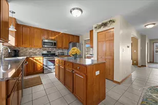 2518 Imgrund Rd, North Aurora, IL 60542 - Photo 10