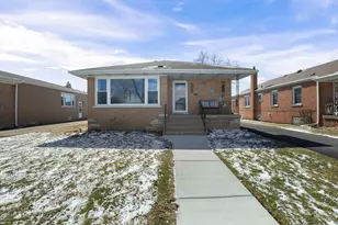 5337 W 102nd St, Oak Lawn, IL 60453 - Photo 2