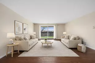 714 Walnut Dr, Darien, IL 60561 - Photo 2