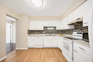 714 Walnut Dr, Darien, IL 60561 - Photo 10