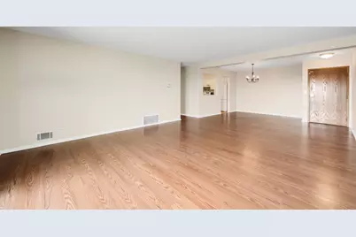 714 Walnut Drive #405, Darien, IL 60561 - Photo 4