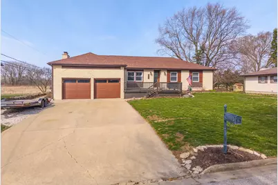 205 N Crestview Drive, Pontiac, IL 61764 - Photo 2