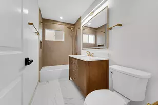 5945 Cleveland St, Morton Grove, IL 60053 - Photo 12