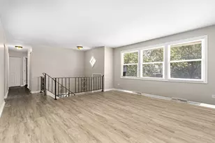3510 Chestnut Dr, Hazel Crest, IL 60429 - Photo 2