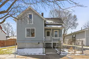 704 Francis St, Joliet, IL 60432 - Photo 2