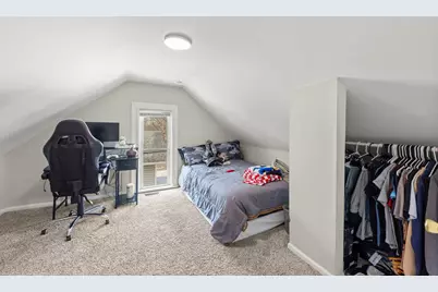 704 Francis Street, Joliet, IL 60432 - Photo 16