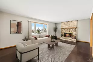 4305 Fairfax Dr, Crystal Lake, IL 60014 - Photo 12