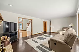 4305 Fairfax Dr, Crystal Lake, IL 60014 - Photo 14