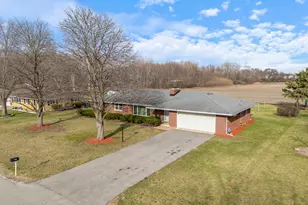 3300 Caroline Dr, Joliet, IL 60435 - Photo 2