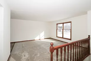 100 Barberry Dr, Crystal Lake, IL 60014 - Photo 4