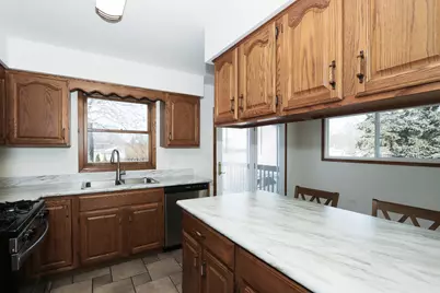 100 Barberry Drive, Crystal Lake, IL 60014 - Photo 10