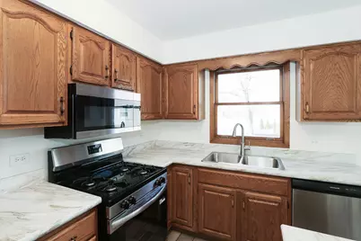 100 Barberry Drive, Crystal Lake, IL 60014 - Photo 8