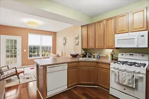 529 Shakespeare Dr, Grayslake, IL 60030 - Photo 10