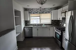 18108 Fountainbleau Dr, Hazel Crest, IL 60429 - Photo 4