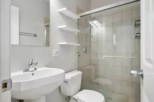 618 W Barry Ave, Chicago, IL 60657 - Photo 18