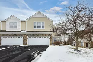 6508 Marble Ln, Carpentersville, IL 60110 - Photo 2