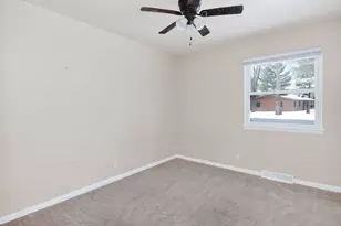 86 Circle Dr E, Montgomery, IL 60538 - Photo 10