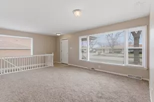 796 E 163rd St, South Holland, IL 60473 - Photo 4