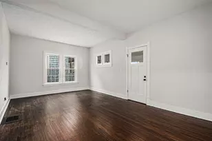 819 Pearl St, Aurora, IL 60505 - Photo 2