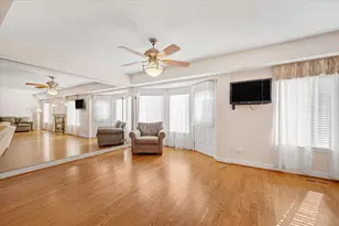 475 Sarah Ct, Wood Dale, IL 60191 - Photo 8