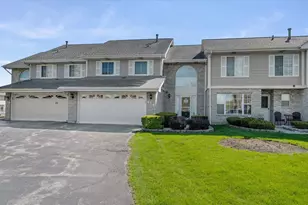475 Sarah Ct, Wood Dale, IL 60191 - Photo 2