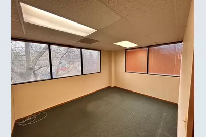 651 W Terra Cotta Avenue, Crystal Lake, IL 60014 - Photo 8