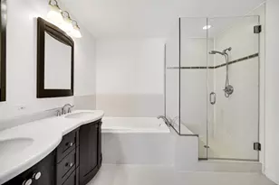 947 Kensington Dr, Northbrook, IL 60062 - Photo 6