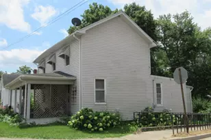 233 Buena Vista St, Paris, IL 61944 - Photo 4