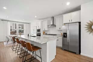 137 Yorktown Ct, Libertyville, IL 60048 - Photo 4