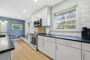 1920 S 4th St, Dekalb, IL 60115 - Photo 6