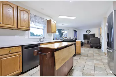 301 Tanager Drive, Woodstock, IL 60098 - Photo 4