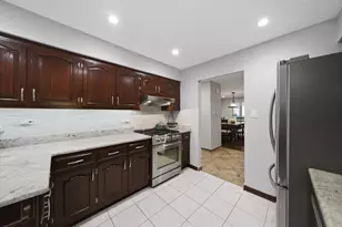 12324 Partridge Ln, Orland Park, IL 60467 - Photo 8