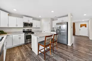 1645 Bayberry Ln, Pingree Grove, IL 60140 - Photo 2