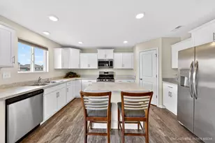 1645 Bayberry Ln, Pingree Grove, IL 60140 - Photo 4