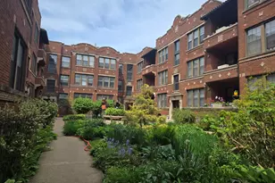 1128 W Pratt Blvd, Chicago, IL 60626 - Photo 2
