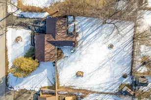 20836 N Catalpa St, Deerfield, IL 60015 - Photo 2