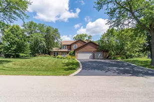 1602 Brittany Ln, Long Grove, IL 60047 - Photo 1
